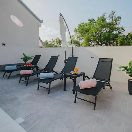 La Villa *